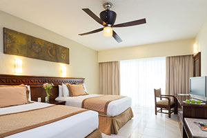 Deluxe Garden View rooms at BlueBay Grand Esmeralda 